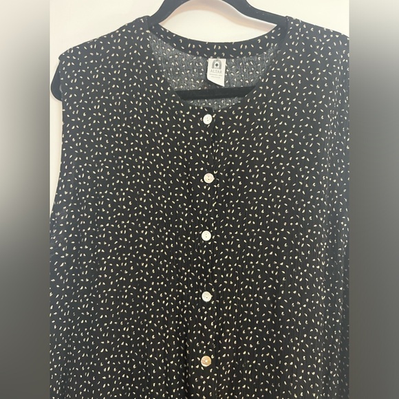 Altar Houseline Dress - Picture 3 of 4